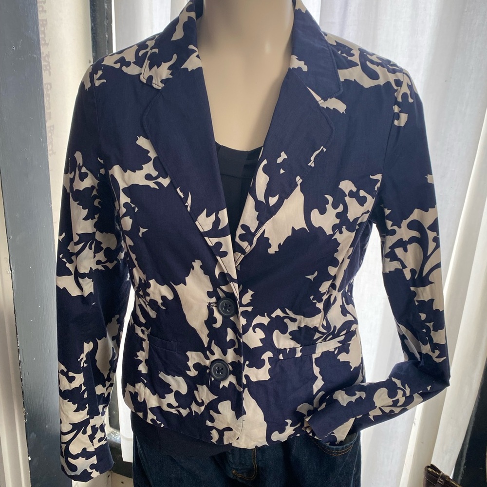 Old Navy Brand women’s Lined Blazer size Medium Navy Blue and White Floral